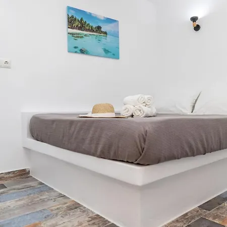 アパート Luxury Naxos Superior With Balcony Steps Away From