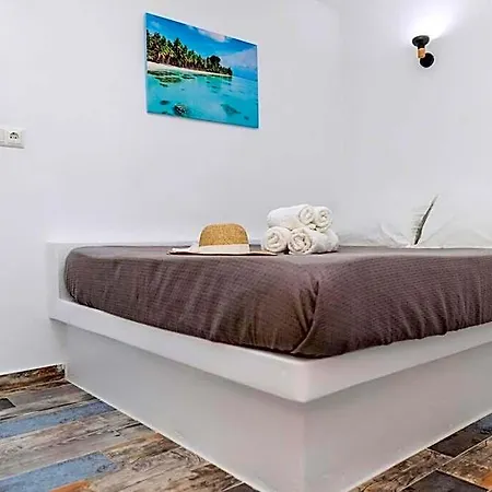 Luxury Naxos Superior With Balcony Steps Away From Naxos City