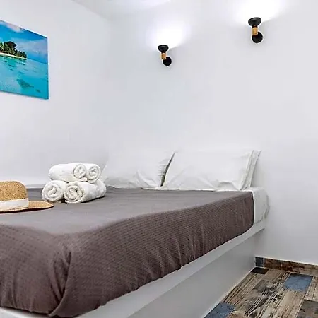 Luxury Naxos Superior With Balcony Steps Away From Apartment